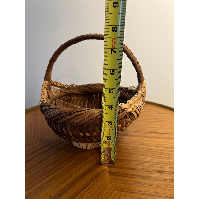 Vintage Handwoven Buttocks Basket With Wrapped Handle – Small Appalachian Basket For Sale - Image 17 of 18