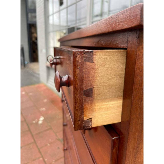 Victorian Mahogany Tall Chest of Drawers – 7 Graduated Drawers, Original Hardware For Sale - Image 13 of 14