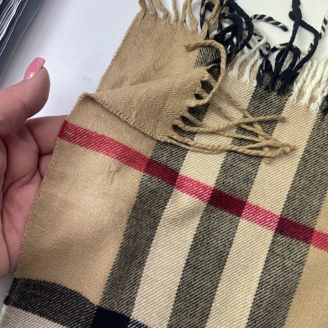Burberry Beige Plaid 100% Cashmere Scarf For Sale - Image 6 of 9