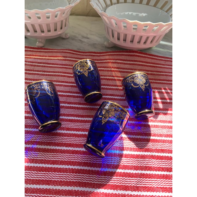 Traditional Vintage Italian Vecchia Murano Cobalt Blown Liqueur Glasses 22k Gold Set of 4 For Sale - Image 3 of 8