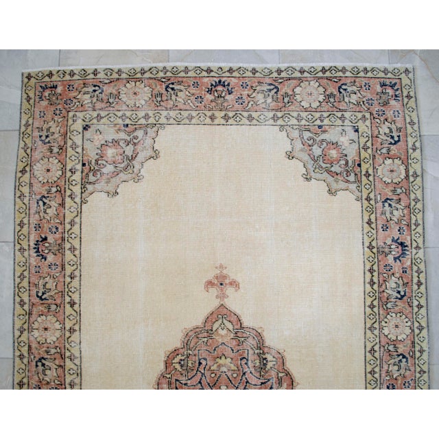 Cream Vintage Turkish Oushak Medallion Hand-Knotted Area Rug Living Room Decor 4′8″ X 7′6″ For Sale - Image 8 of 11