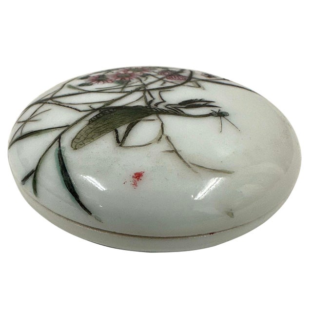 1900 - 1909 Antique Chinese Famille Rose Porcelain Seal Paste Box (Or Ink / Rouge Box) For Sale - Image 5 of 9