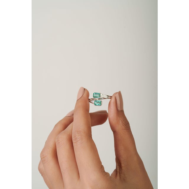 Octagon Emerald Toi Et Moi Bypass Ring With Baguette Diamonds in 14k Gold Size 6.5 For Sale - Image 9 of 16