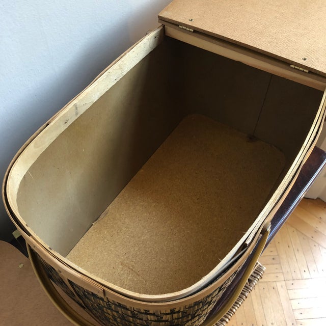 1960s Mid-Century Modern Raffia Picnic Basket For Sale - Image 9 of 13