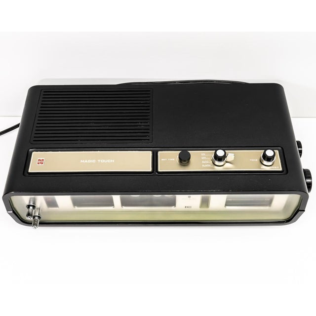 Black National Panasonic Rc 707b Alarm Radio Flip Clock, 1972 For Sale - Image 8 of 12