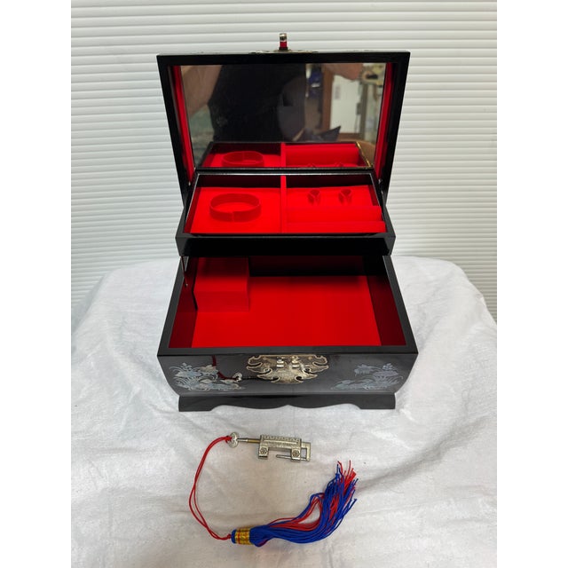 Asian Korean Mother of Pearl Inlay Jewelry Box For Sale - Image 3 of 12