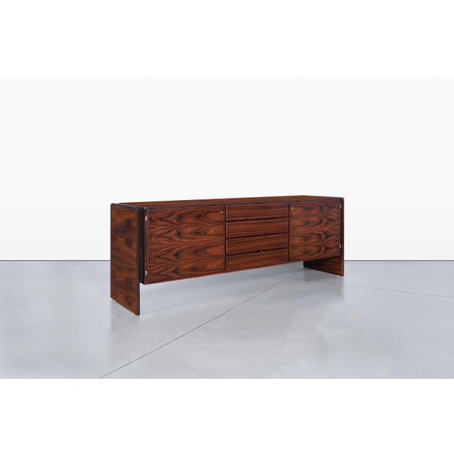 Mid-Century Modern Danish Modern Brazilian Rosewood Credenza by Dyrlund For Sale - Image 3 of 15