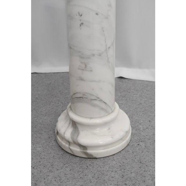 White Marble Pedestal Stand, 1980s For Sale - Image 4 of 5