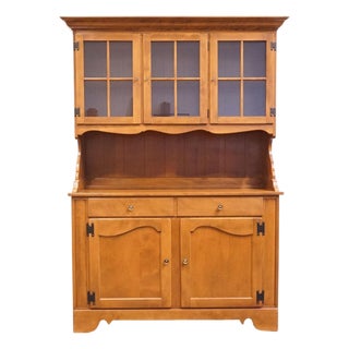 Ethan Allen Heirloom Nutmeg Maple Colonial Early American 47" Buffet W. China Hutch 10-6018 / 10-6036 For Sale