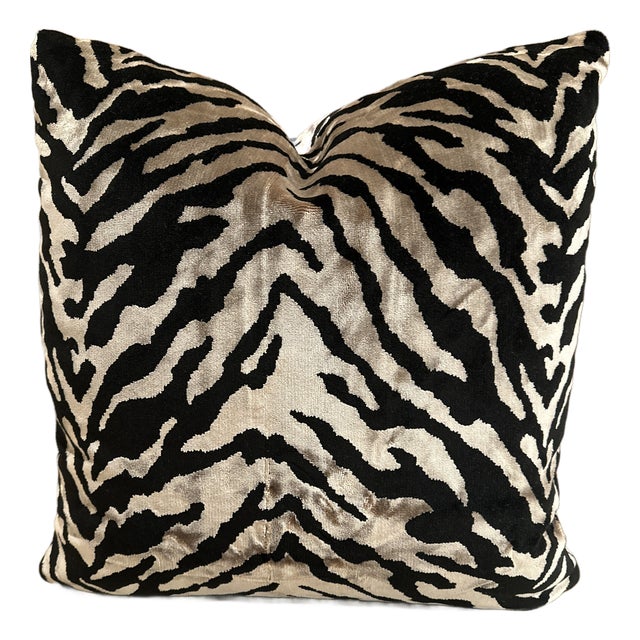 Handcrafted Decorative Pillow Case For Sale