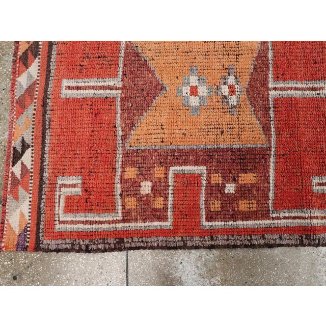 Textile Galerie Shabab Collection Mid-20th Century Turkish Anatolian Tribal Runner For Sale - Image 7 of 10
