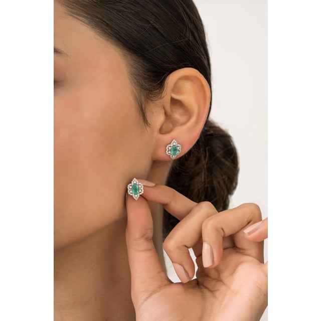 Emerald Diamond Floral Cluster Vintage Stud Earrings in 14k White Gold- A Pair For Sale In New York - Image 6 of 15