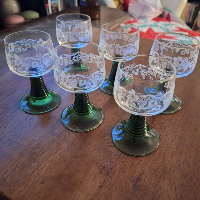 Vintage German Roemer Crystal Wine Glasses: Etched Grape With Green Beehive Stem For Sale In Phoenix - Image 6 of 8