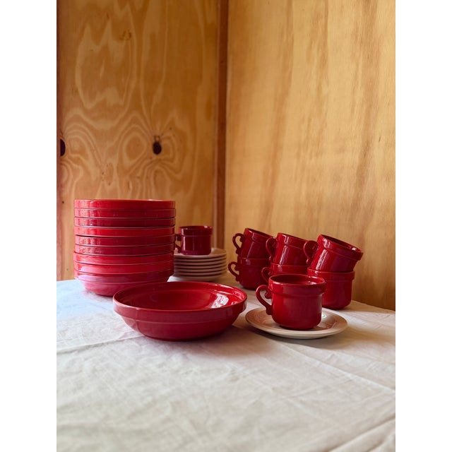 Mid-Century Modern Dutch Crimson Red Stoneware Dinner Service by Potterie De Driehoek Huizen, 1960, Set of 26 For Sale - Image 4 of 10