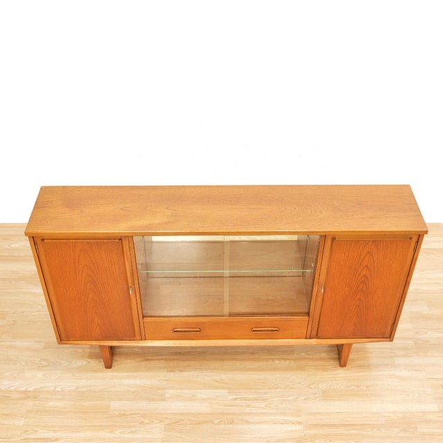 1960s Mid Century Teak China Display Cabinet Sideboard by Jentique Furniture, Attributed For Sale In Los Angeles - Image 6 of 8