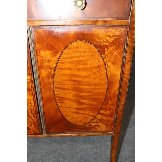 Wood Antique 19th Century English Satinwood Vitrine – Narrow Display Cabinet With Inlay Detail For Sale - Image 7 of 10