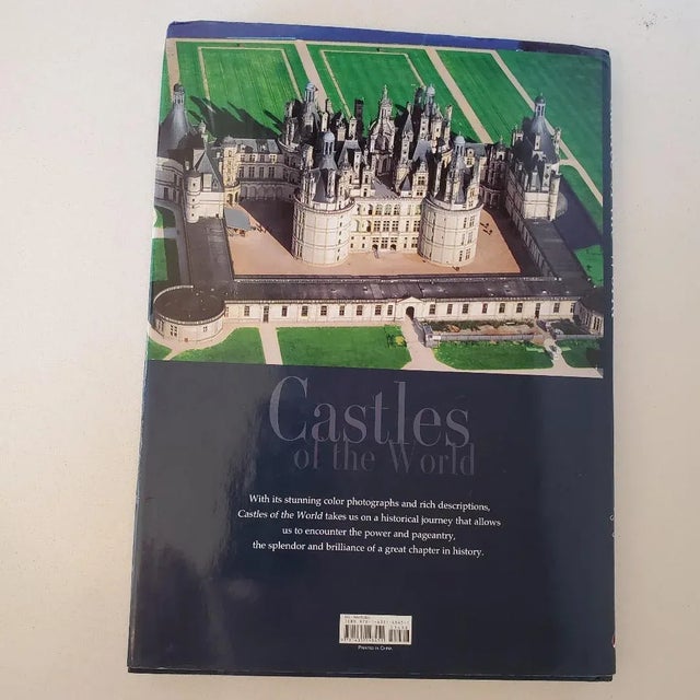 Fabulous large and beautifully photographed hardcover book of the "Castles of the World" by Gianni Guadalupi and Gabriele...