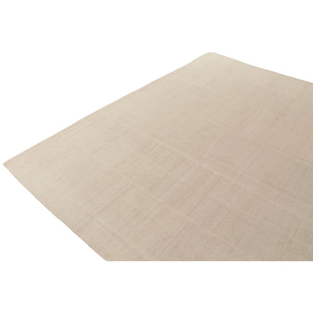 1950s Vintage Turkish Kilim in White and Beige Panel Woven Style For Sale In New York - Image 6 of 7