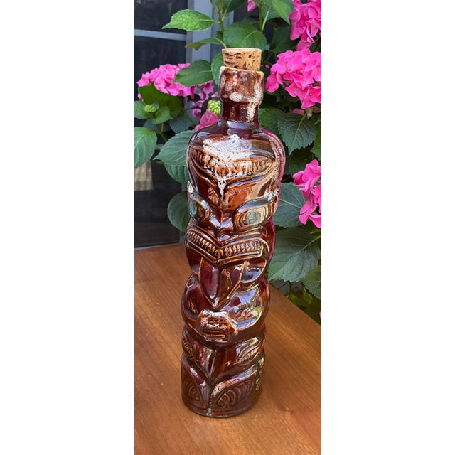 Vintage 1970s Hand-Glazed Ceramic Māori Tekoteko Decanter - New Zealand Mid-Century Barware Attributed to Orzel Pottery For Sale In Sacramento - Image 6 of 10