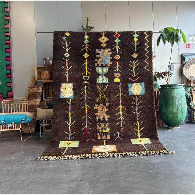 Prepare to be captivated by the sheer elegance and artisanal excellence of our Modern Handwoven Moroccan Beni Ourain...