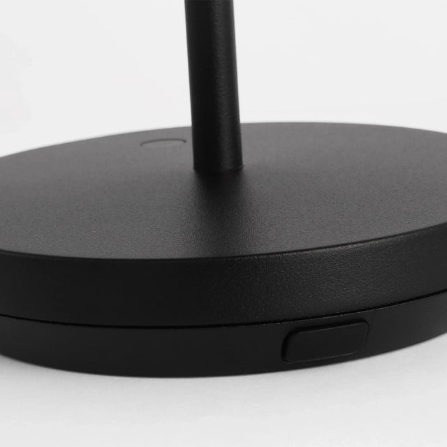 Sean Lavin by Visual Comfort Modern Doppia Cordless/Rechargeable Table Lamp in Black For Sale In Chicago - Image 6 of 8