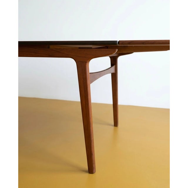 Mid-Century Modern Rectangular Extendable Danish Teak Table by Johannes Andersen, 1960s For Sale - Image 3 of 7
