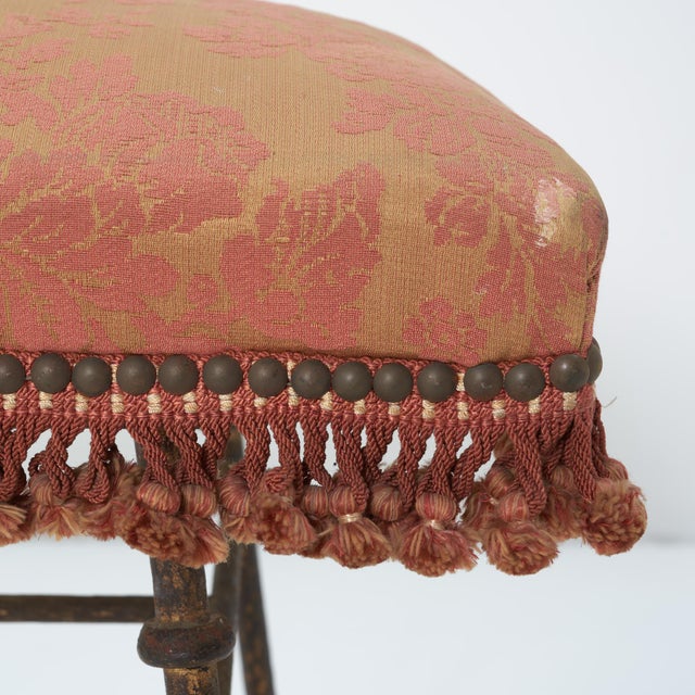 This Mid 20th Century Bench features a brass frame with a red/orange damask cushion and tassels. Perfect for the living...