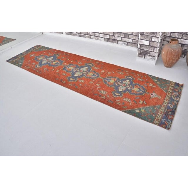 1950s 1950s Oushak Handknotted Floral Runner Rug For Sale - Image 5 of 10