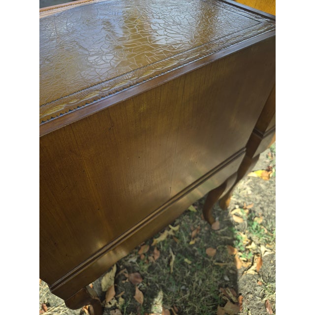 Vintage Stickley Mid-Century Two-Tier Leather Top Step End Tables - A Pair For Sale - Image 12 of 17