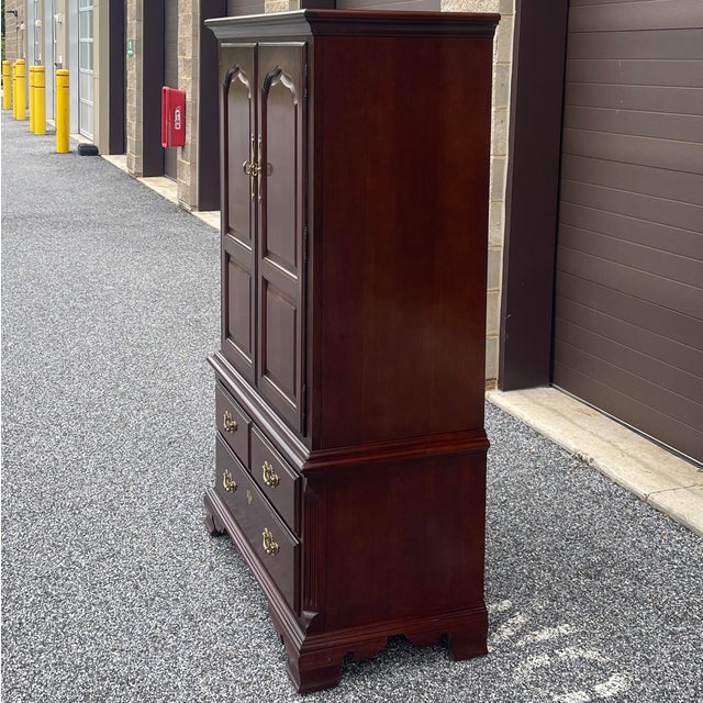 1990s Thomasville Collector's Cherry Traditional Style 4 Drawer Large