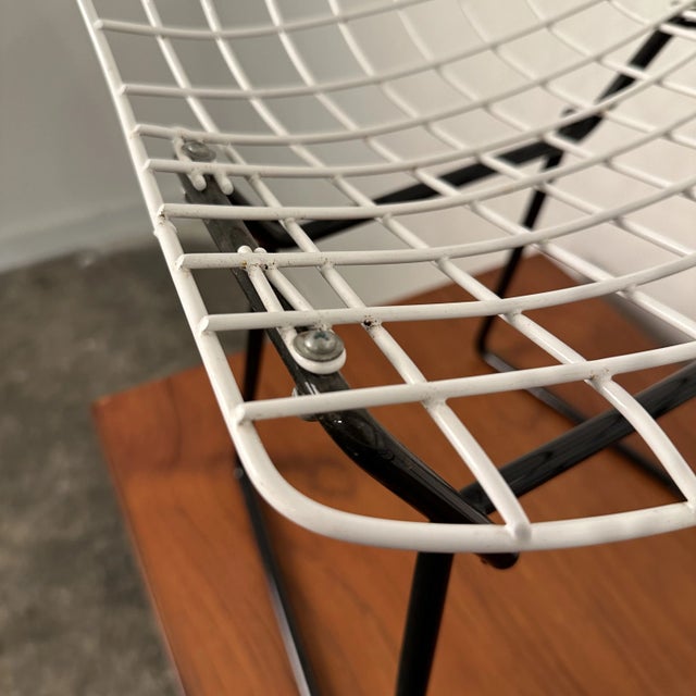 Set of 4 Harry Bertoia for Knoll Black and White Children’s Chairs Xs For Sale - Image 9 of 12