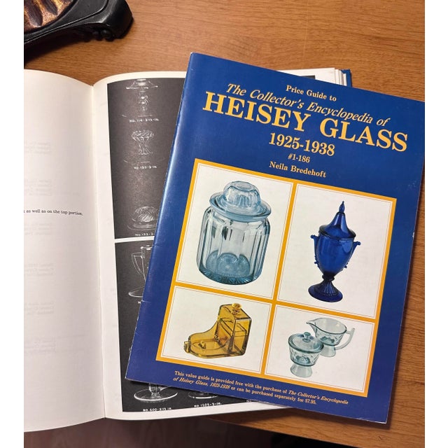 1980s The Collector's Encyclopedia of Heisey Glass 1925-1938 For Sale - Image 5 of 8