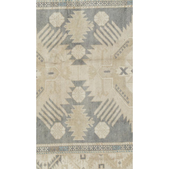 Turkish Vintage Circa 1940 Turkish Oushak Area Rug 4ft X 6ft For Sale - Image 3 of 8