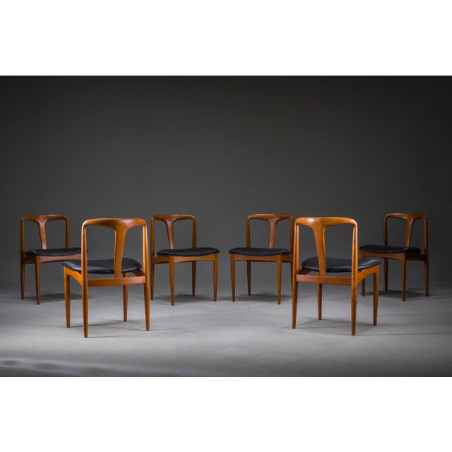 Juliane Dining Chairs in Teak and Black Leather by Johannes Andersen for Uldum Møbelfabrik, Denmark, 1960s, Set of 6 For Sale - Image 15 of 18
