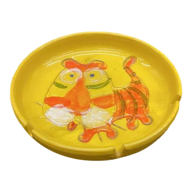 1970s Mid-Century Modern Era Bennett Walsh Pacific Stoneware Yellow Tiger Ashtray For Sale
