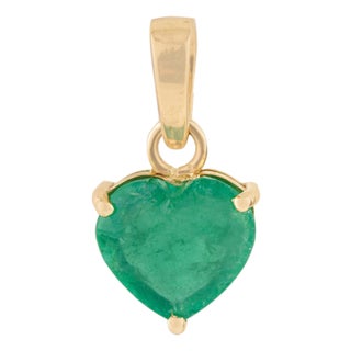 14k Yellow Gold 1.45 Carat Heart-Shaped Emerald Solitaire Pendant Charm for Her For Sale
