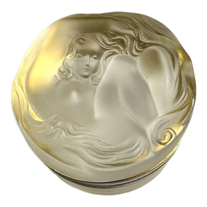 Mid 20th Century French Lalique Frosted Glass Box in "Daphne" Pattern