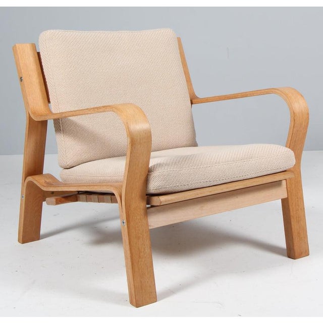 Lounge Chair in Oak by Hans J. Wegner for Getama, 1970s For Sale - Image 6 of 7
