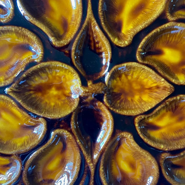 1960s Vintage French Majolica Oyster Service from Vallauris, 1960s, Set of 7 For Sale - Image 5 of 9