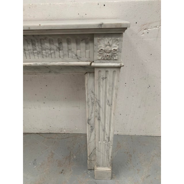 Louis XVI Style Fireplace in White Carrara Veined Marble, 1800s For Sale - Image 9 of 15