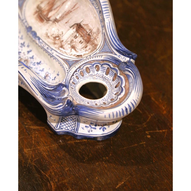 19th Century French Louis XV Hand Painted Delft Style Faience Inkwell Vide-Poche For Sale In Dallas - Image 6 of 9