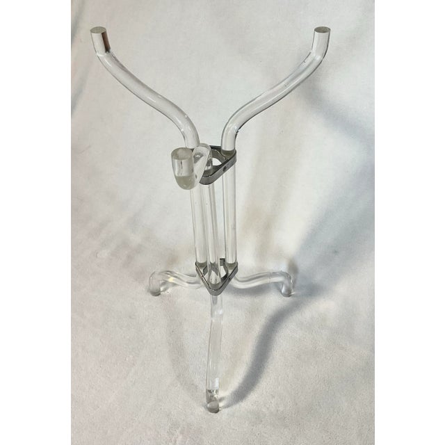 Dorothy Thorpe original, 3-legged, Lucite and chrome accent server stand. This piece does not come with a glass top like...