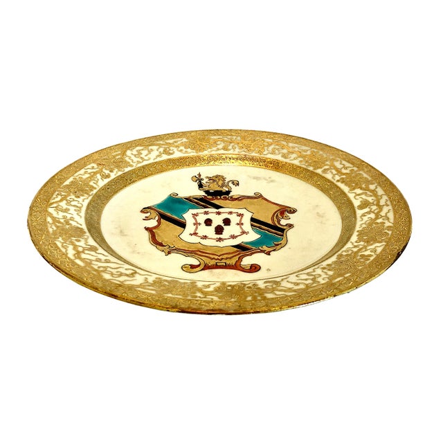Pair of Chinese Export 1740 Hanbury Armorial Dinner Plates For Sale - Image 12 of 14