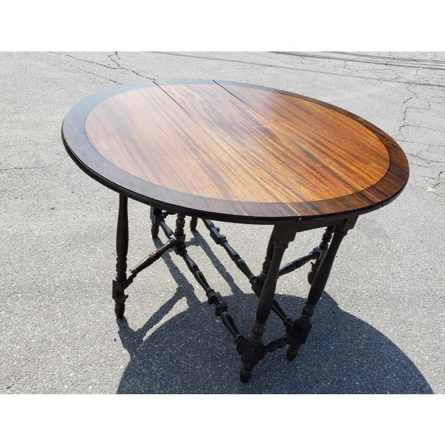 William and Mary Style Stained Mahogany Gate Leg Drop Leaf Oval Dining Table For Sale In Washington DC - Image 6 of 8