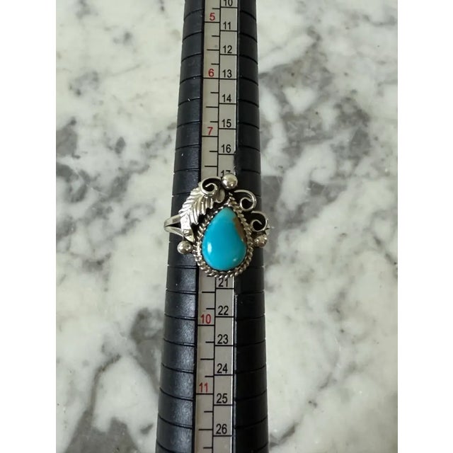 Mid 20th Century Vintage American Turquoise and Sterling Silver Ring With Leaf Motif - Size 8.25 For Sale - Image 5 of 6