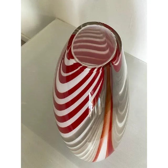 Contemporary Abstarct Vase in Milky-White Murano Style Glass with Red and Beige Reeds by Simoeng For Sale - Image 3 of 6