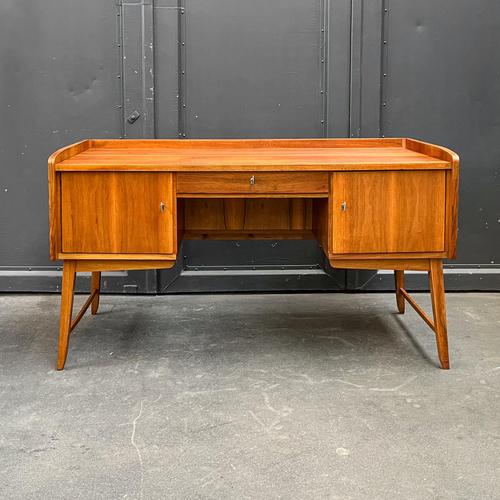 Mid-Century Walnut Veneer Desk For Sale - Image 10 of 18