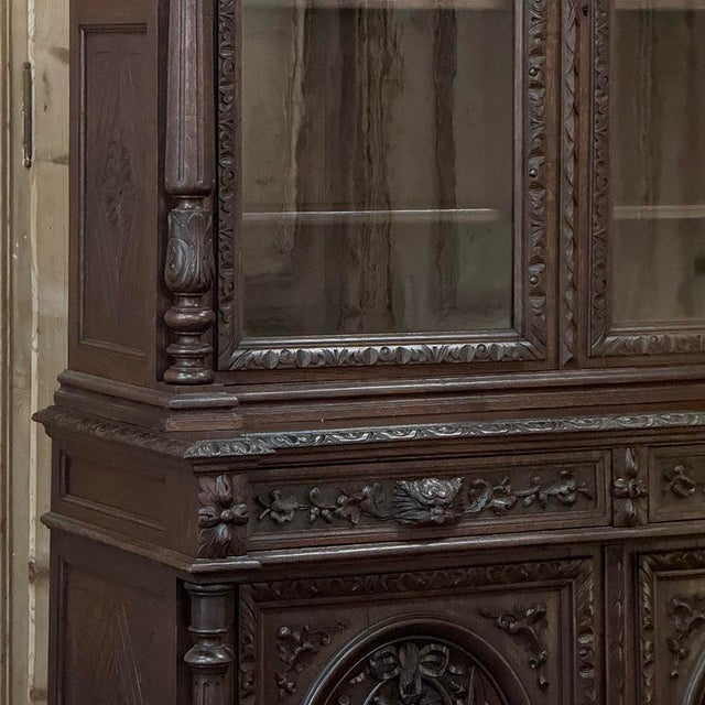 19th Century French Hand-Carved Oak Hunt-Style Bookcase ~ Bibliotheque For Sale In Dallas - Image 6 of 18