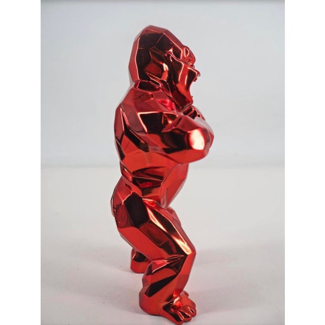Contemporary Richard Orlinski Gorilla Christmas Edition – Red Metallic Contemporary Sculpture For Sale - Image 3 of 11
