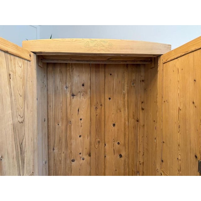 Art Nouveau Farmhouse Cupboard in Spruce For Sale - Image 13 of 17